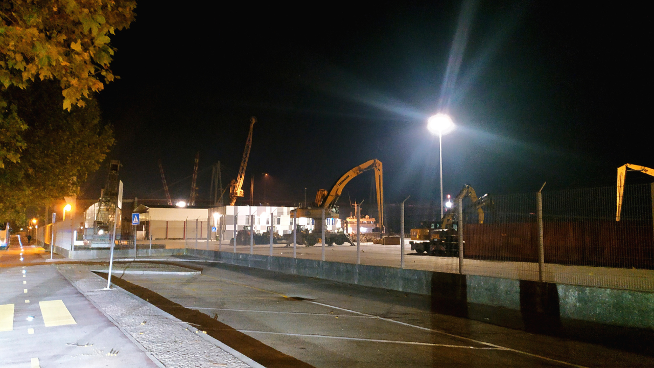 how to deal with construction site vandalism​