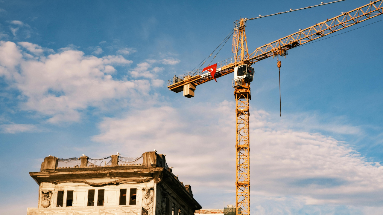 how to deal with construction site vandalism​